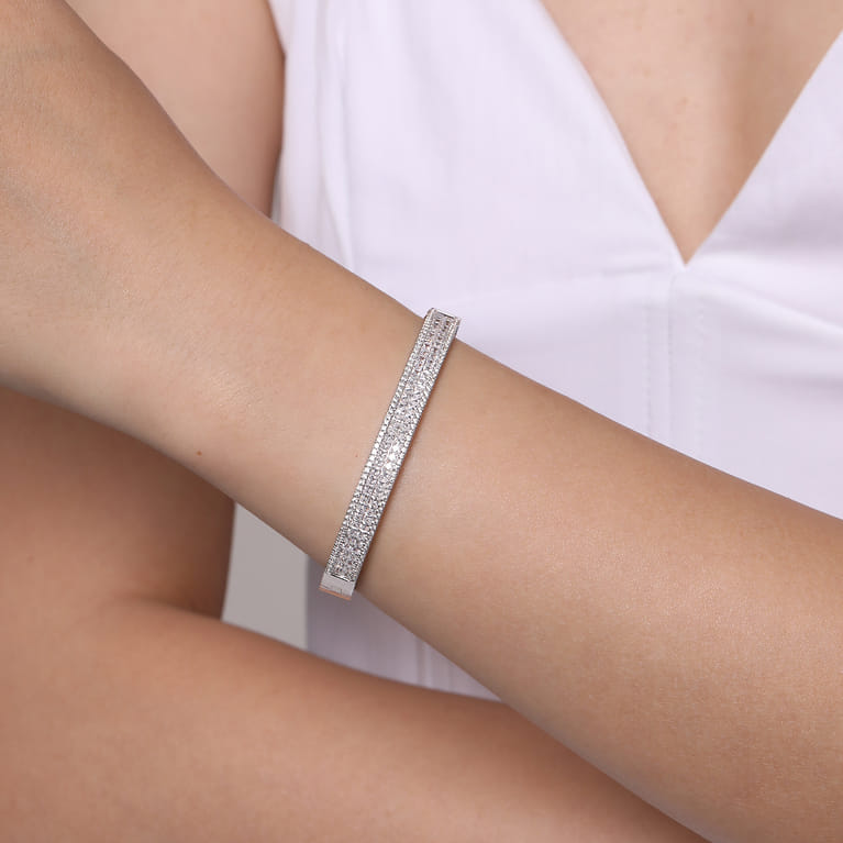 18K White Gold Diamond Bangle - 3.5 ct - Shot 4