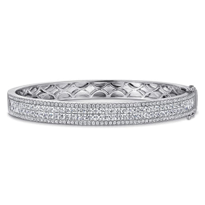18K White Gold Diamond Bangle