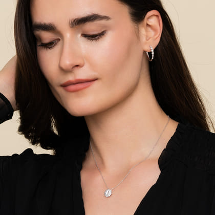 18K White Gold Diamond Burst Pendant Necklace