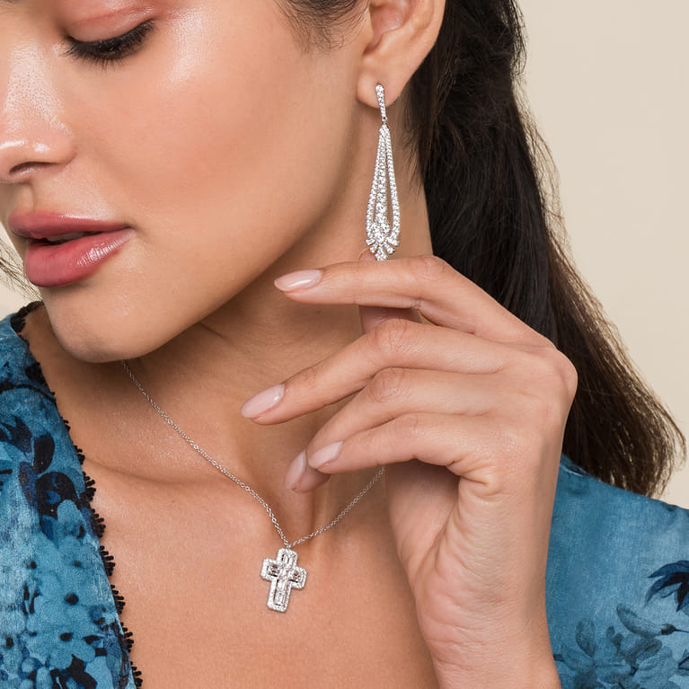 18K White Gold Diamond Chandelier Earrings - 3.3 ct - Shot 3