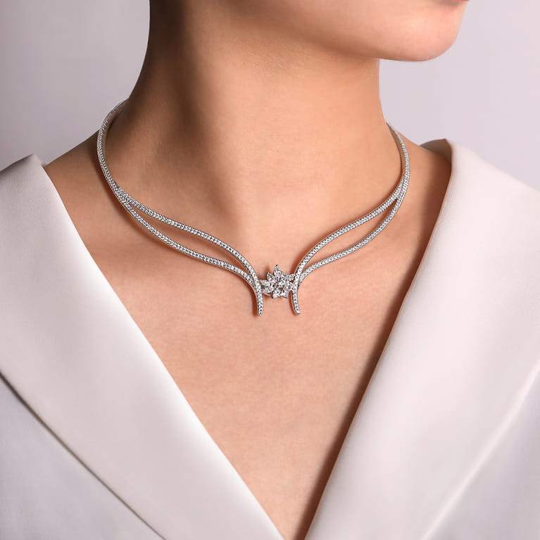 18K White Gold Diamond Choker Necklace with Floral Center - 4.67 ct - Shot 4