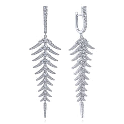 18K-White-Gold-Diamond-Fishbone-Linear-Huggies1