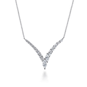 18K White Gold Diamond Necklace