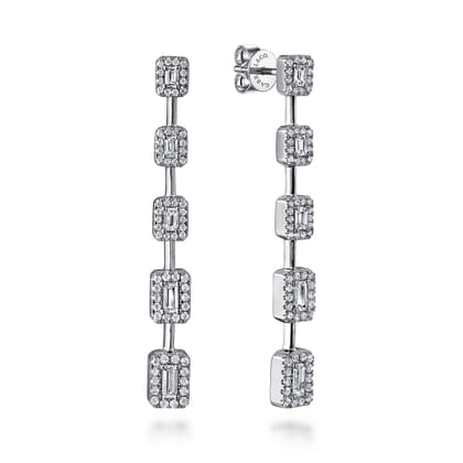 18K White Gold Diamond Stud Earrings