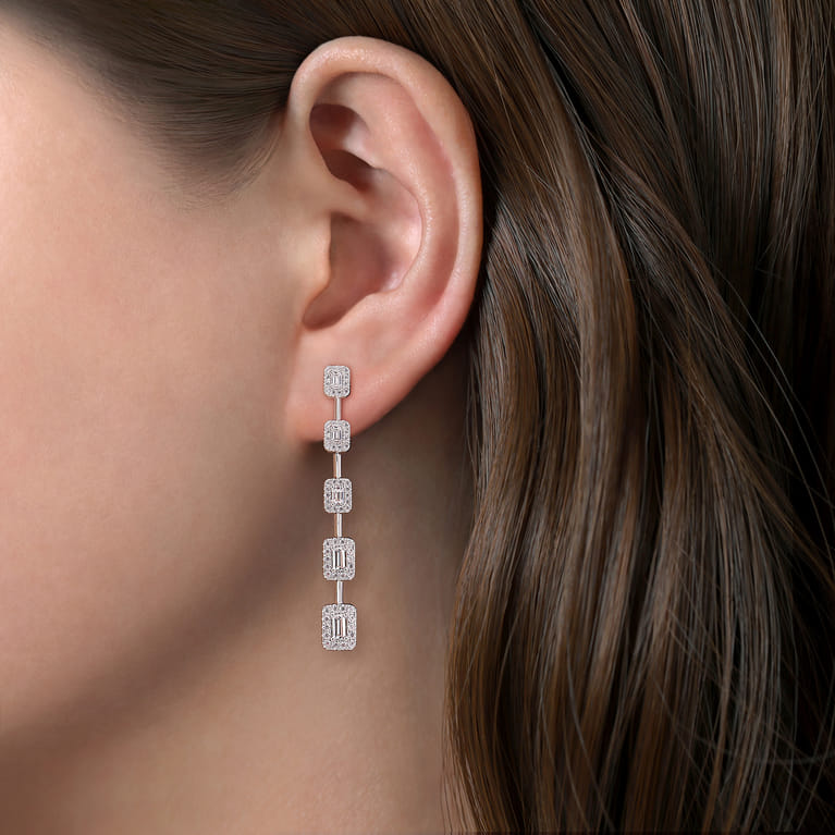 18K White Gold Diamond Stud Earrings - 1.5 ct - Shot 2