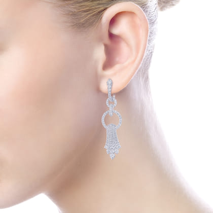 18K White Gold Linear Diamond Drop Earrings