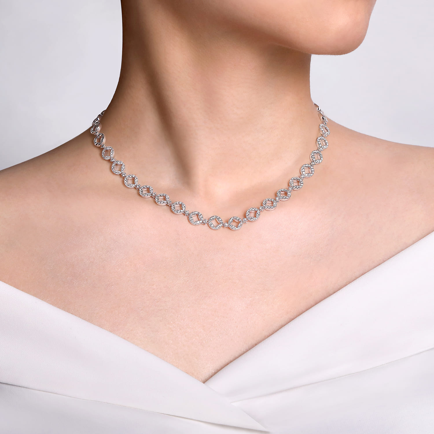 18K White Gold Round Link Diamond Necklace - 2.8 ct - Shot 3