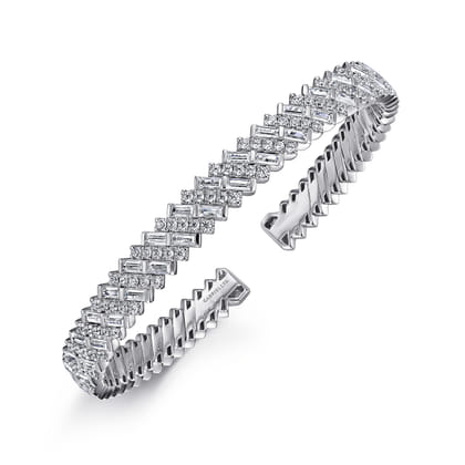 18K White Gold Round and Baguette Diamond Bangle Bracelet