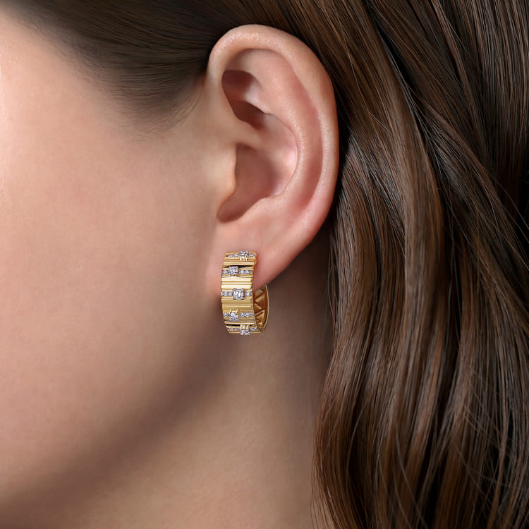 18K Yellow Gold 20mm Contemporary Diamond Station Classic Hoop Earrings