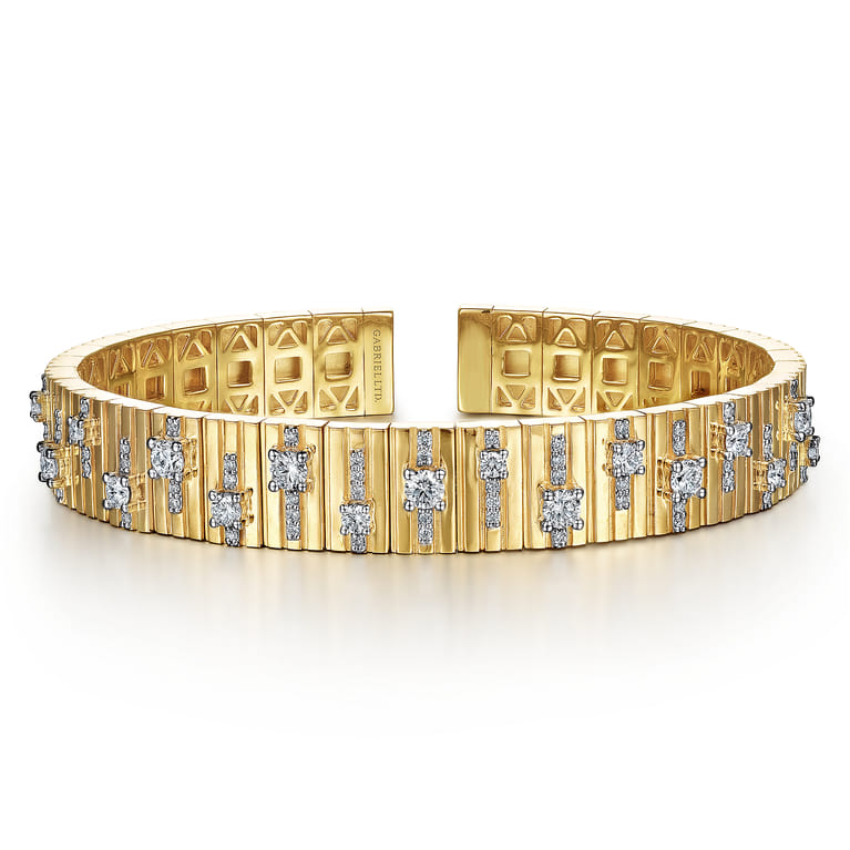 18K Yellow Gold Contemporary Diamond Station Bangle - 1.5 ct - Shot 1