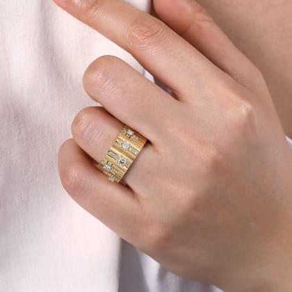 18K Yellow Gold Contemporary Diamond Station Wide Band Ring