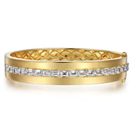 18K Yellow Gold Diamond Bangle
