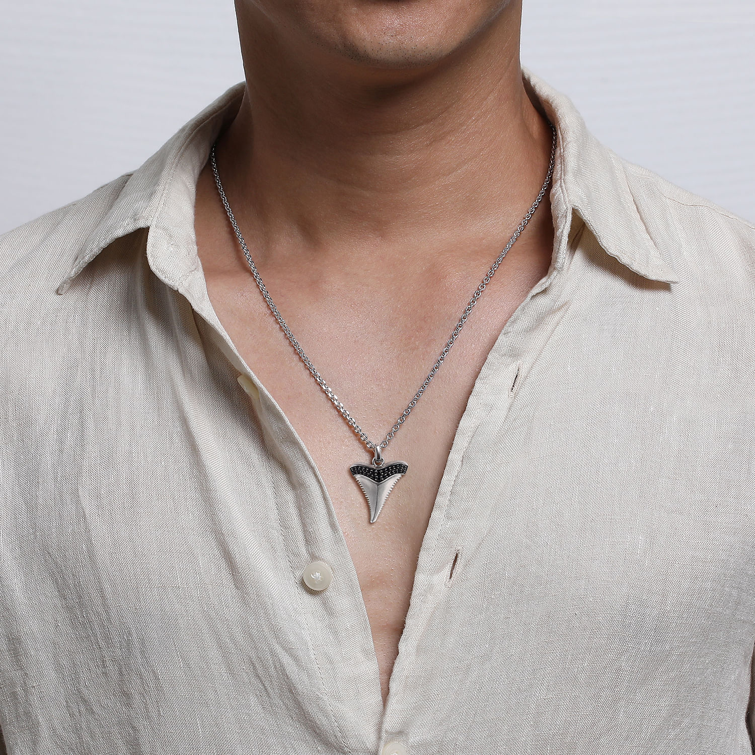 22 Inch 925 Sterling Silver Black Spinel Shark Tooth Pendant Necklace - Shot 4
