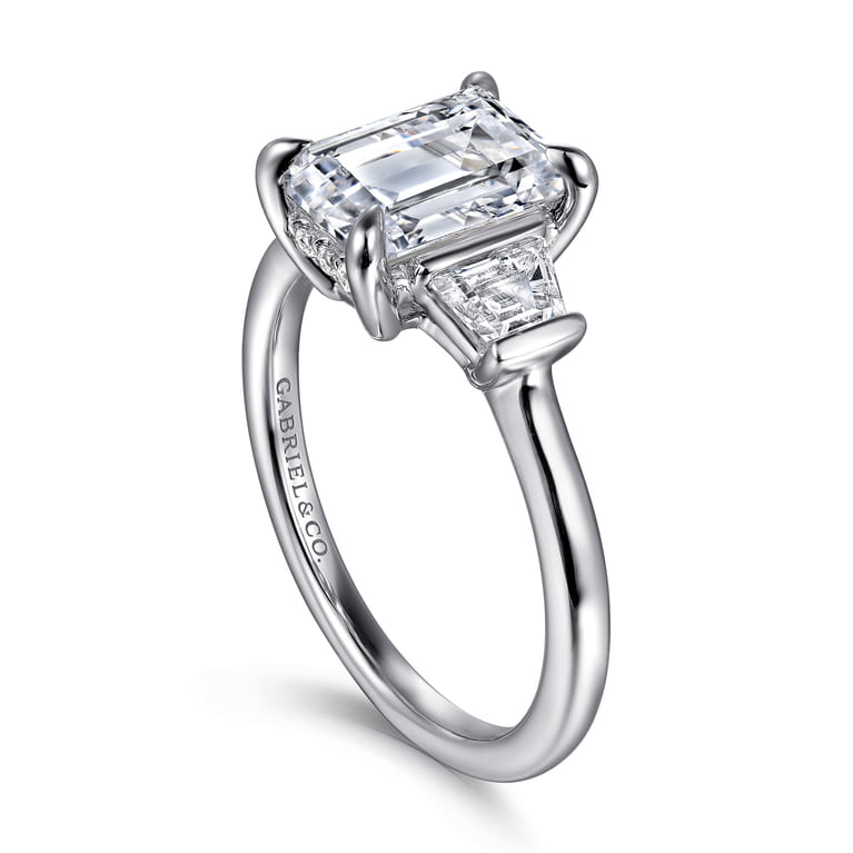 Kenia - 14K White Gold Emerald Cut Three Stone Diamond Engagement Ring - 0.45 ct - Shot 3