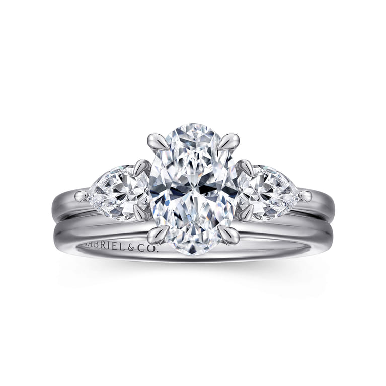 Adalia - 14K White Gold Oval Three Stone Diamond Engagement Ring - 0.6 ct - Shot 4