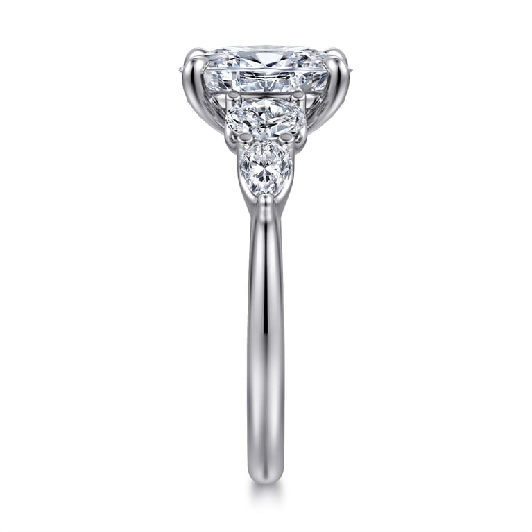 Estefani - 14K White Gold Oval Diamond Engagement Ring - 0.8 ct - Shot 4