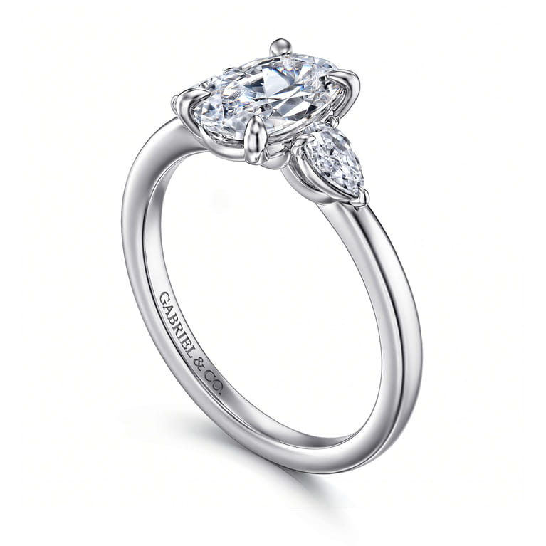 Adalia - 14K White Gold Oval Three Stone Diamond Engagement Ring - 0.3 ct - Shot 3
