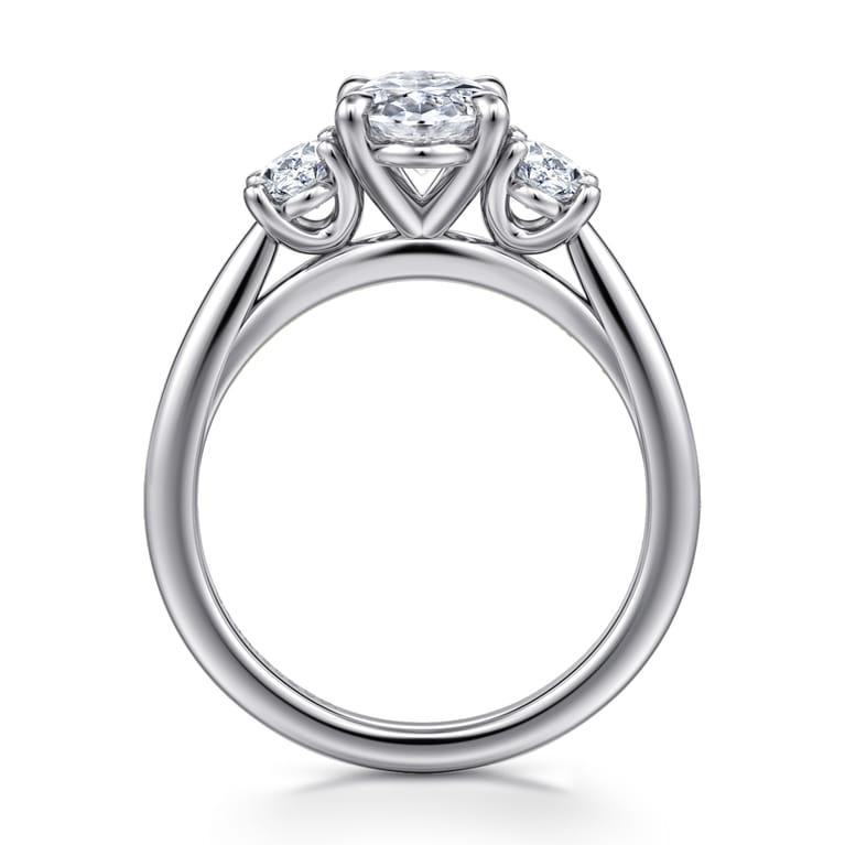 November - 14K White Gold Oval Three Stone Diamond Engagement Ring - 0.6 ct - Shot 2