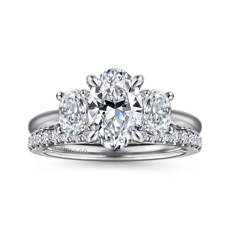 November - 14K White Gold Oval Three Stone Diamond Engagement Ring - 0.6 ct - Shot 4