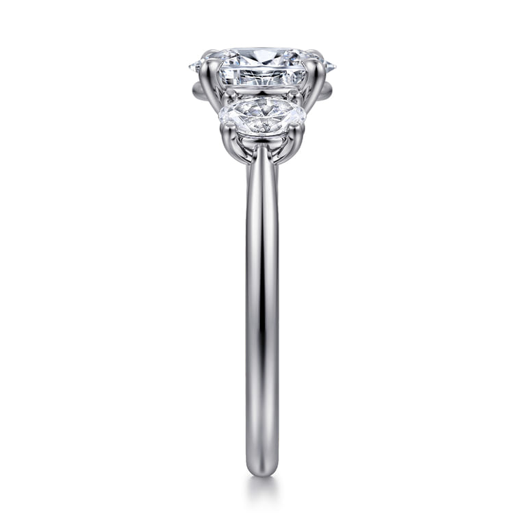 November - 14K White Gold Oval Three Stone Diamond Engagement Ring - 0.6 ct - Shot 5