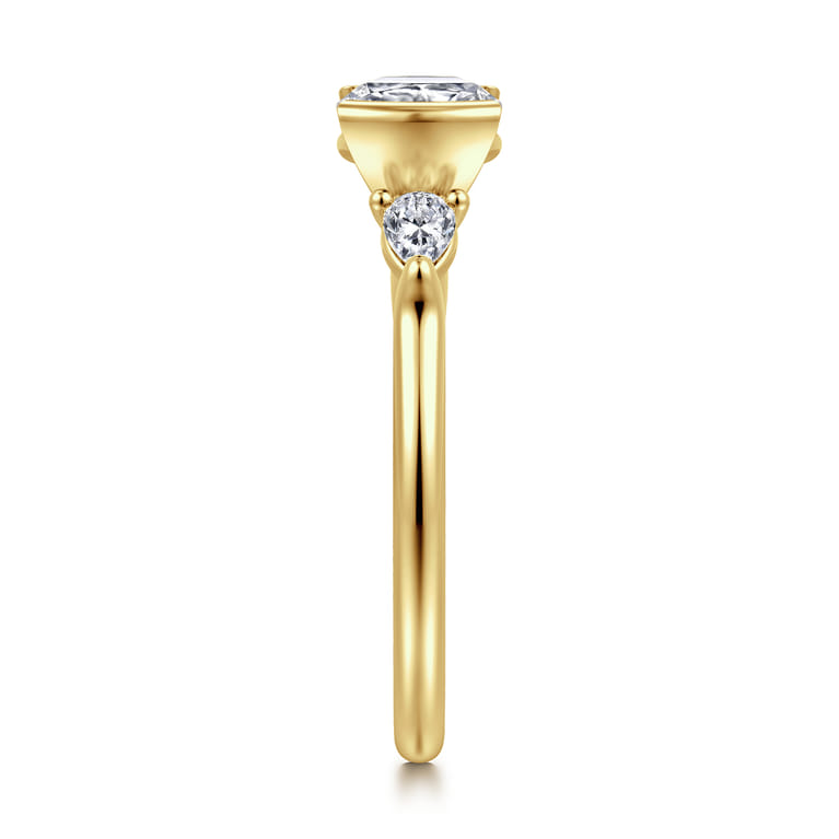 Alesandra - 14K Yellow Gold Half Bezel Cushion Cut Three Stone Diamond Engagement Ring - 0.3 ct - Shot 4