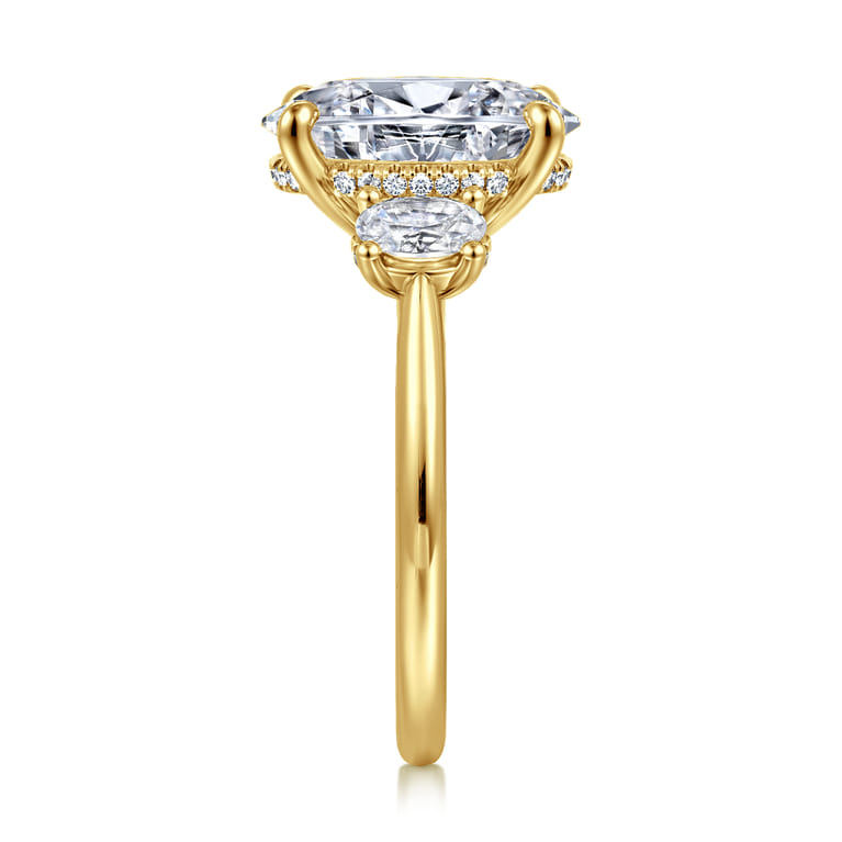 Charisa - 14K Yellow Gold Three Stone Oval Diamond Engagement Ring - 0.75 ct - Shot 4