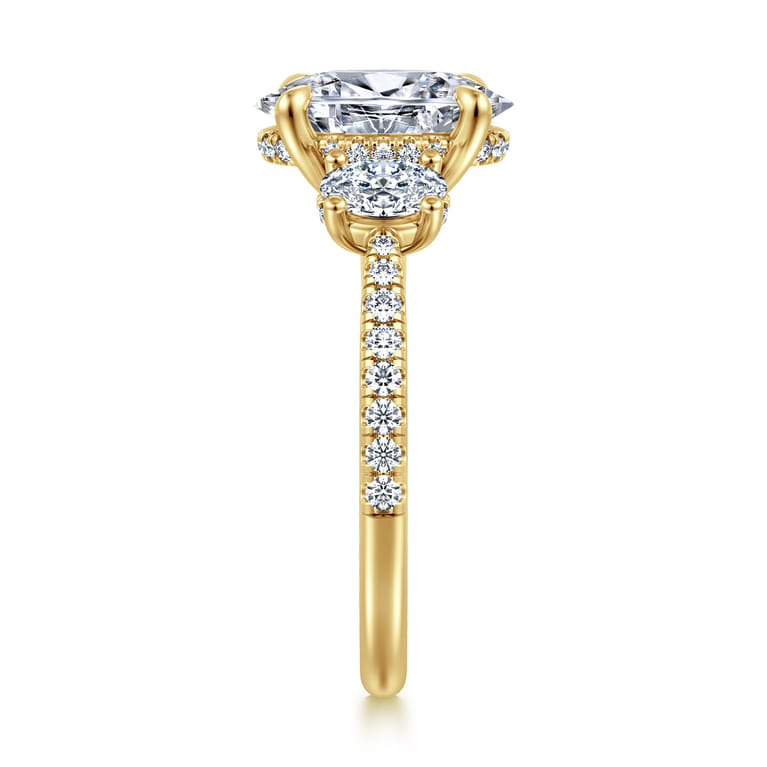 Camra - 14K Yellow Gold Oval Three Stone Diamond Engagement Ring - 0.9 ct - Shot 4