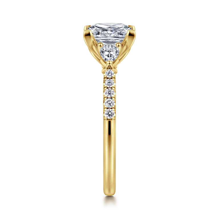 Monty - 14K Yellow Gold Princess Cut Three Stone Lotus Diamond Engagement Ring - 0.35 ct - Shot 4