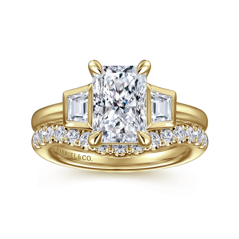 Lyon - 14K Yellow Gold Radiant Cut Three Stone Diamond Engagement Ring - 0.3 ct - Shot 4