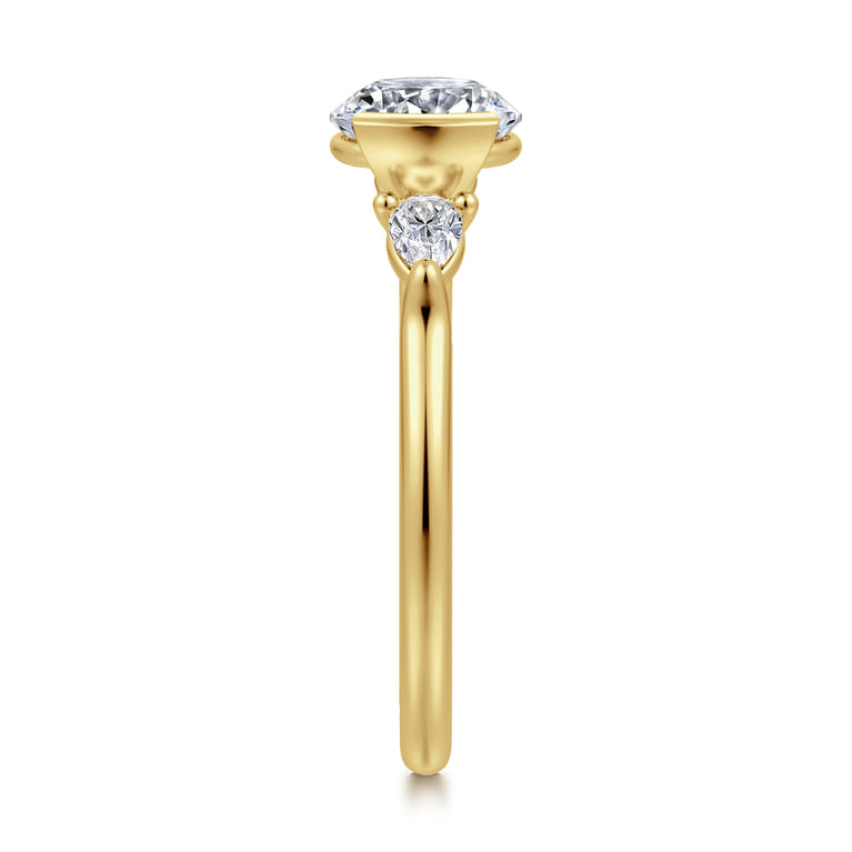 Alesandra - 14K Yellow Gold Half Bezel Round Three Stone Diamond Engagement Ring - 0.3 ct - Shot 4
