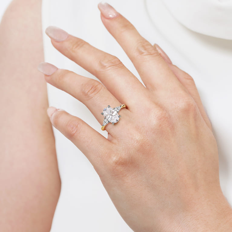 Sima - 14K White-Yellow Gold Oval Three Stone Diamond Engagement Ring - 0.3 ct - Shot 3