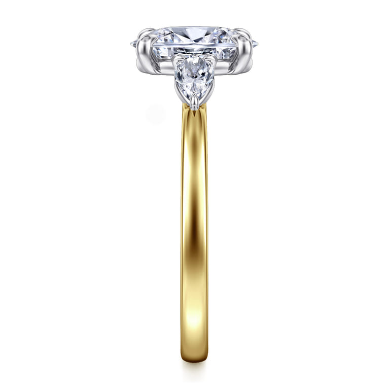 Adalia - 14K Yellow Gold Oval Three Stone Diamond Engagement Ring - 0.3 ct - Shot 5