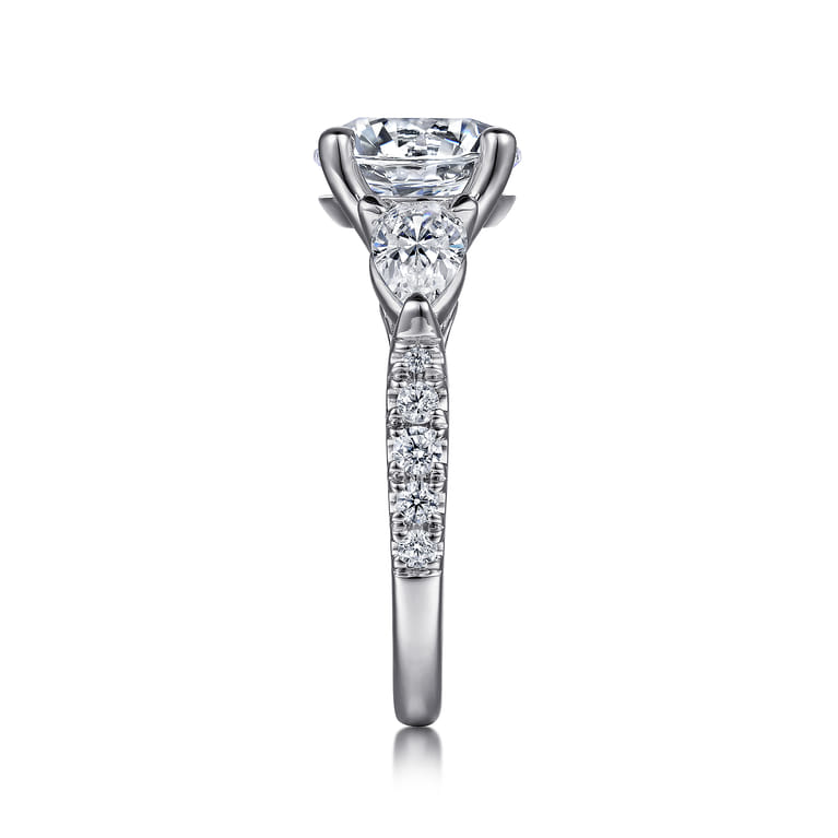 Elianna - 18K White Gold Round Three Stone Diamond Engagement Ring - 0.93 ct - Shot 5