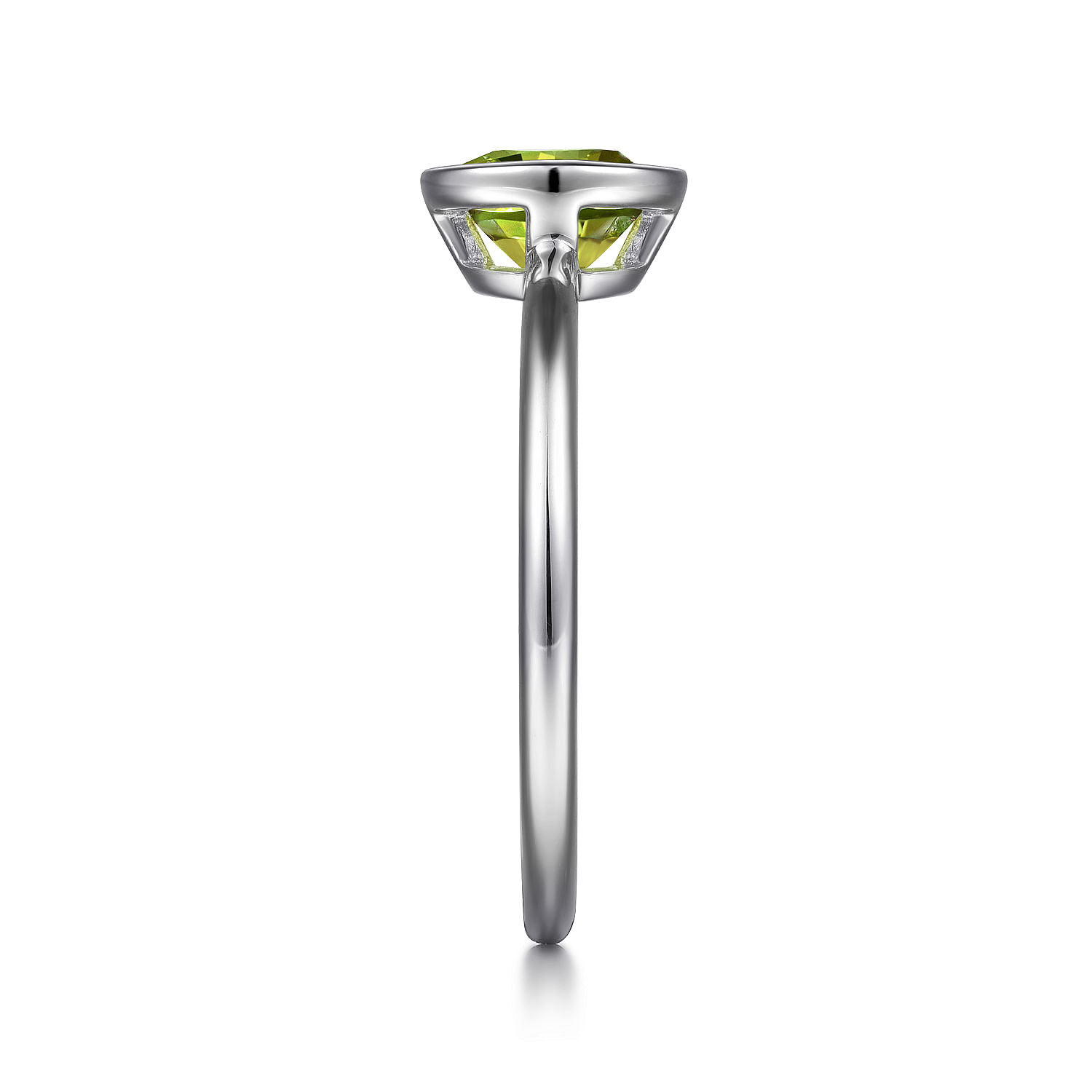 925 Sterling Silver Bezel Set Peridot Solitaire Ring - Shot 4