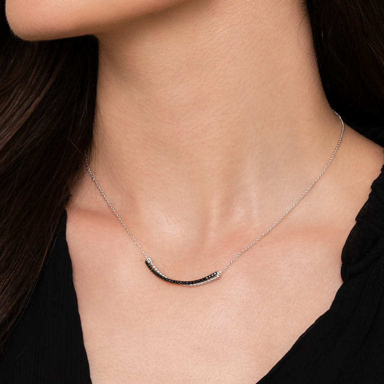 925 Sterling Silver Black Spinel Bujukan Bar Necklace - Shot 3