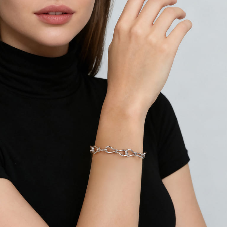 925 Sterling Silver Bujukan Stirrup Link Chain Bracelet - Shot 3