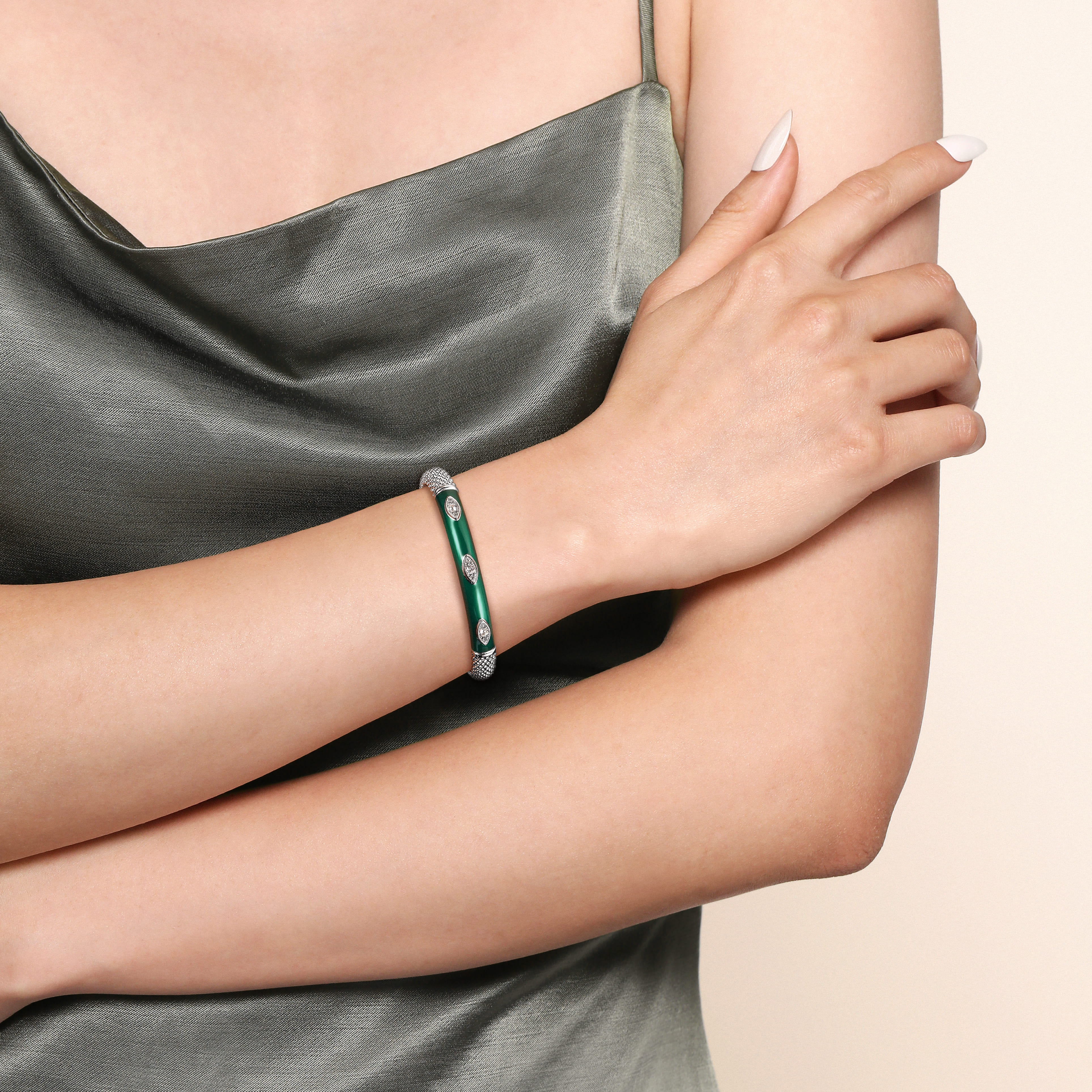 925 Sterling Silver Bujukan White Sapphire Split Bangle with Chrome Green Enamel - Shot 4