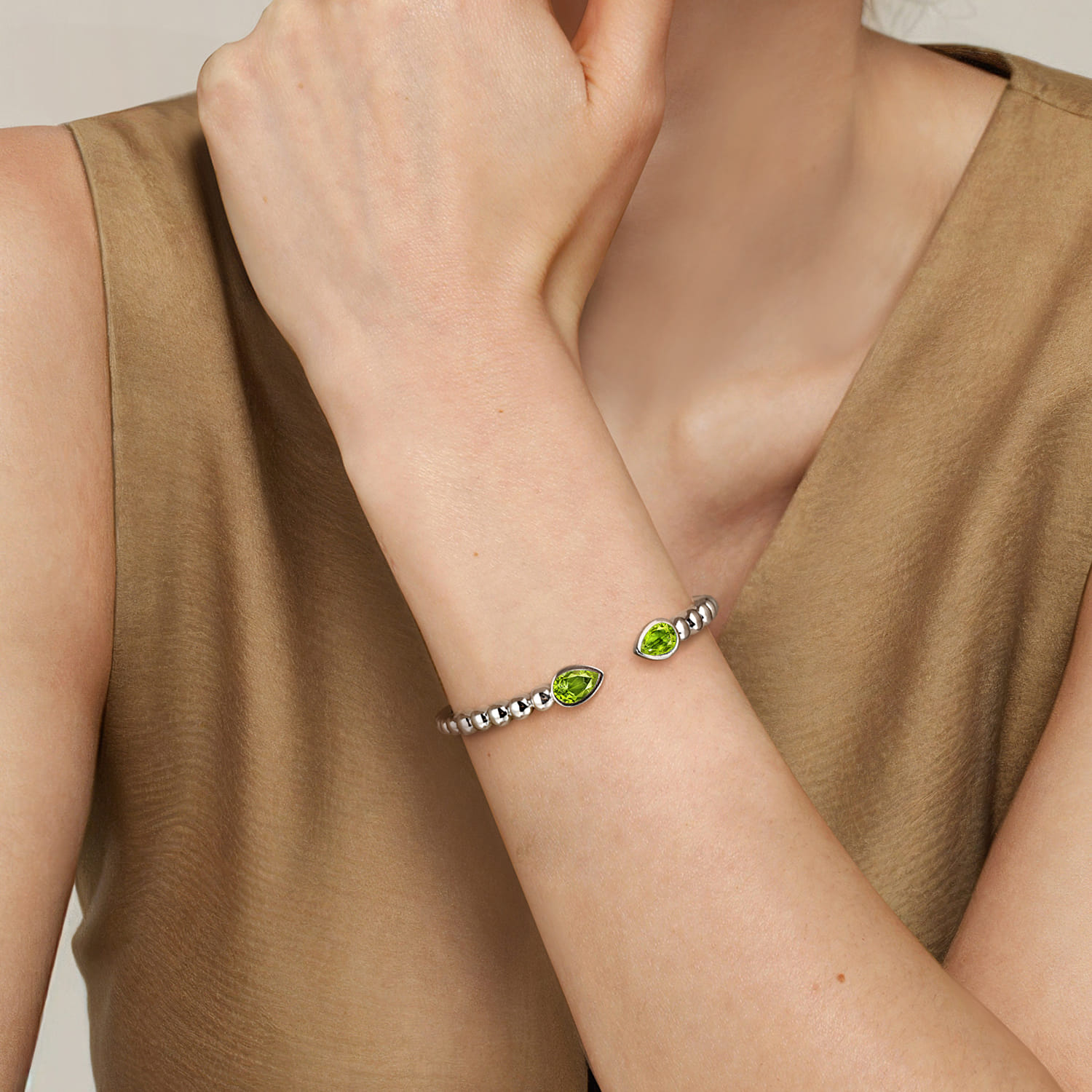925 Sterling Silver Bujukan and Pear Shape Peridot Split Bangle Bracelet - Shot 4