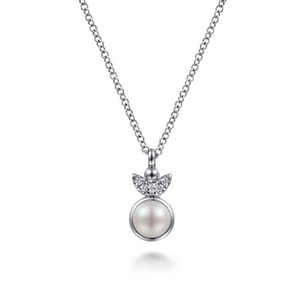 925 Sterling Silver Diamond Bujukan Pearl Pendant Necklace
