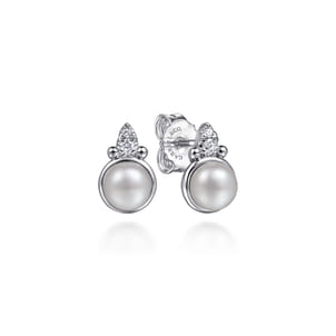 925 Sterling Silver Diamond Bujukan Pearl Stud Earrings