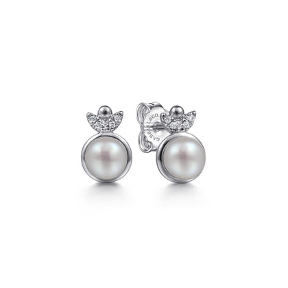 925 Sterling Silver Diamond Bujukan Pearl Stud Earrings