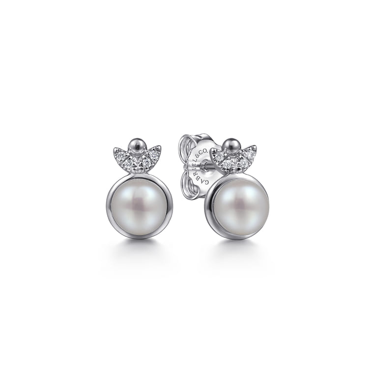 925 Sterling Silver Diamond Bujukan Pearl Stud Earrings - 0.03 ct - Shot 1