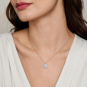 925 Sterling Silver Diamond Bujukan Taurus Apr 20 - May 20 Zodiac Pendant Necklace