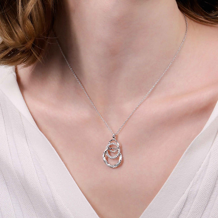 925 Sterling Silver Hammered Layered Circle White Sapphire Pendant Necklace - Shot 3