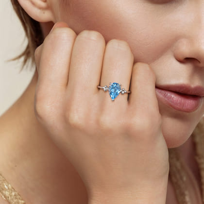 925 Sterling Silver Pear Blue Topaz Bujukan Ring
