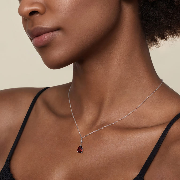 925 Sterling Silver Pear Garnet Bujukan Pendant Necklace - Shot 3
