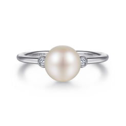 925 Sterling Silver Pearl Ring with Bezel Set Side Diamonds