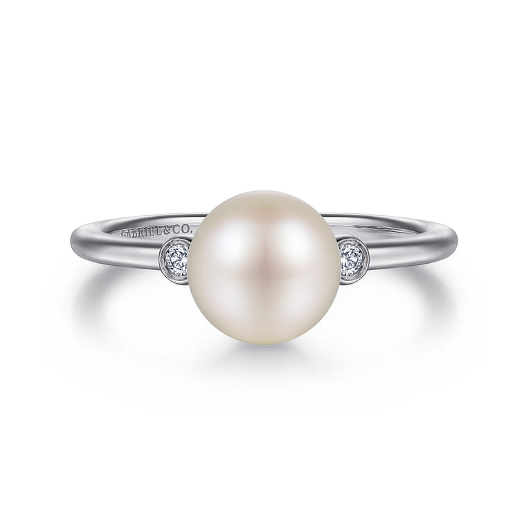 925 Sterling Silver Pearl Ring with Bezel Set Side Diamonds - 0.05 ct - Shot 1