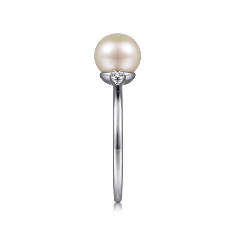 925 Sterling Silver Pearl Ring with Bezel Set Side Diamonds - 0.05 ct - Shot 4