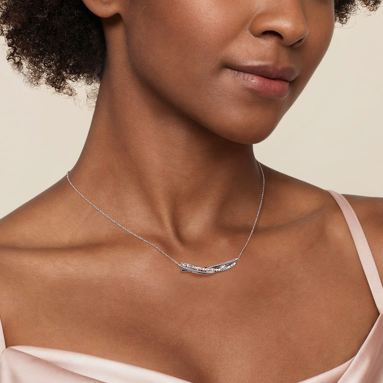 925 Sterling Silver White Sapphire Bar Necklace - Shot 3